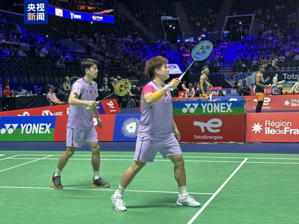 再次向我们 再次向我们