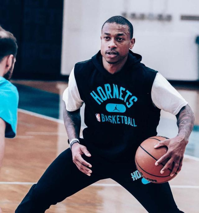 要同时承担 要同时承担